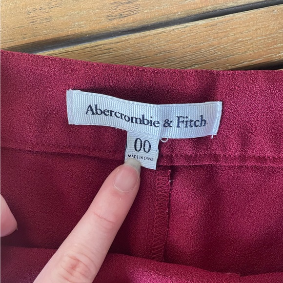 Abercrombie & Fitch Burgundy Shorts - Picture 4 of 4
